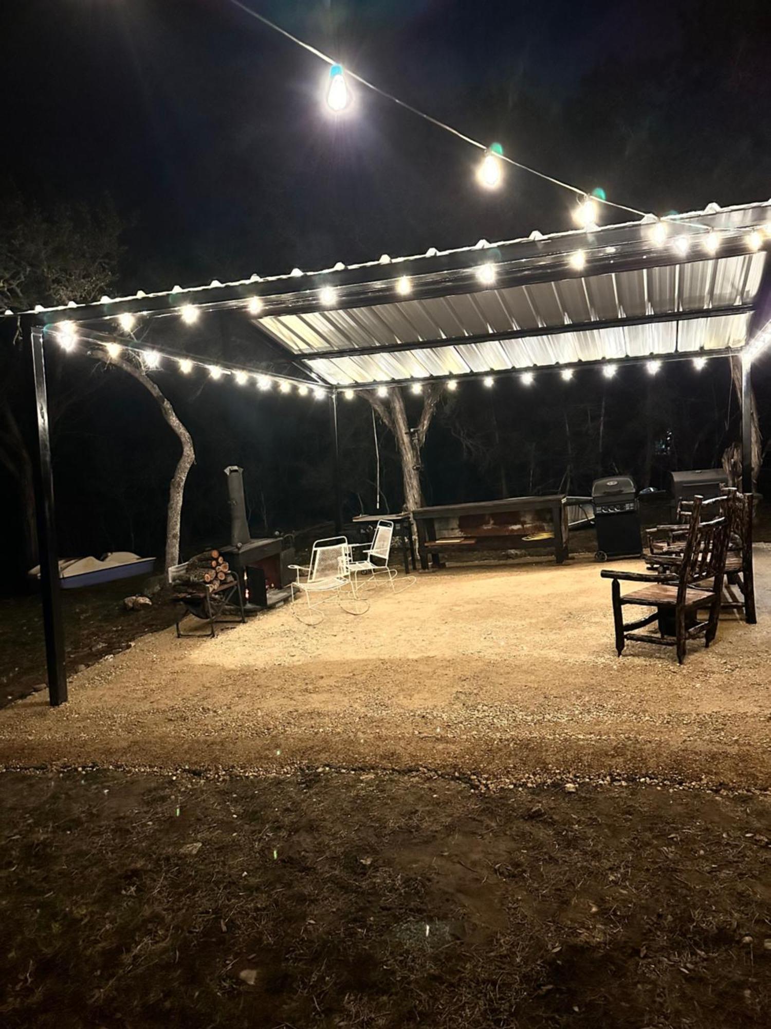 Tiny House - Our Little Piece Of Paradise Lakehills Exterior foto