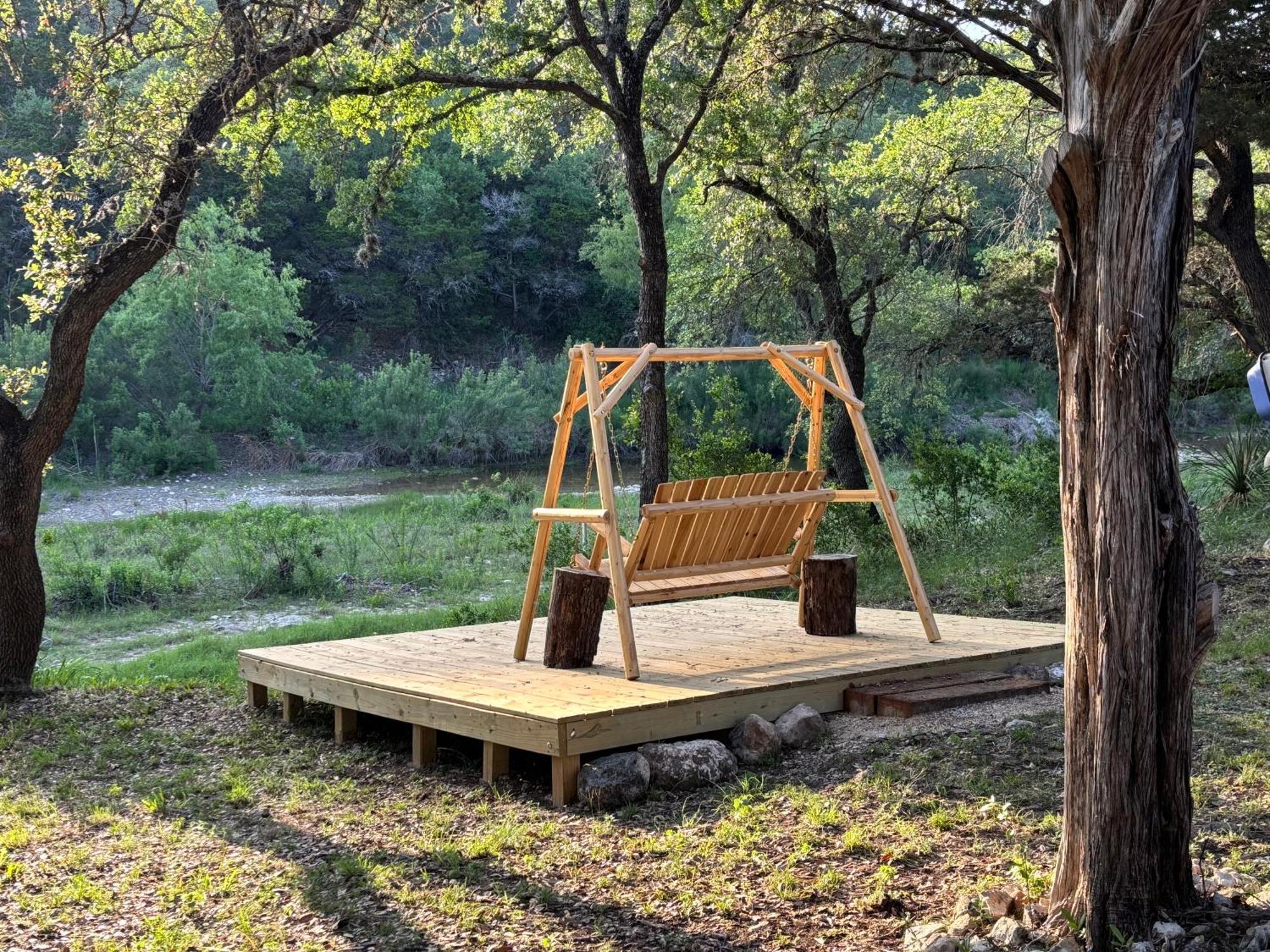 Tiny House - Our Little Piece Of Paradise Lakehills Exterior foto