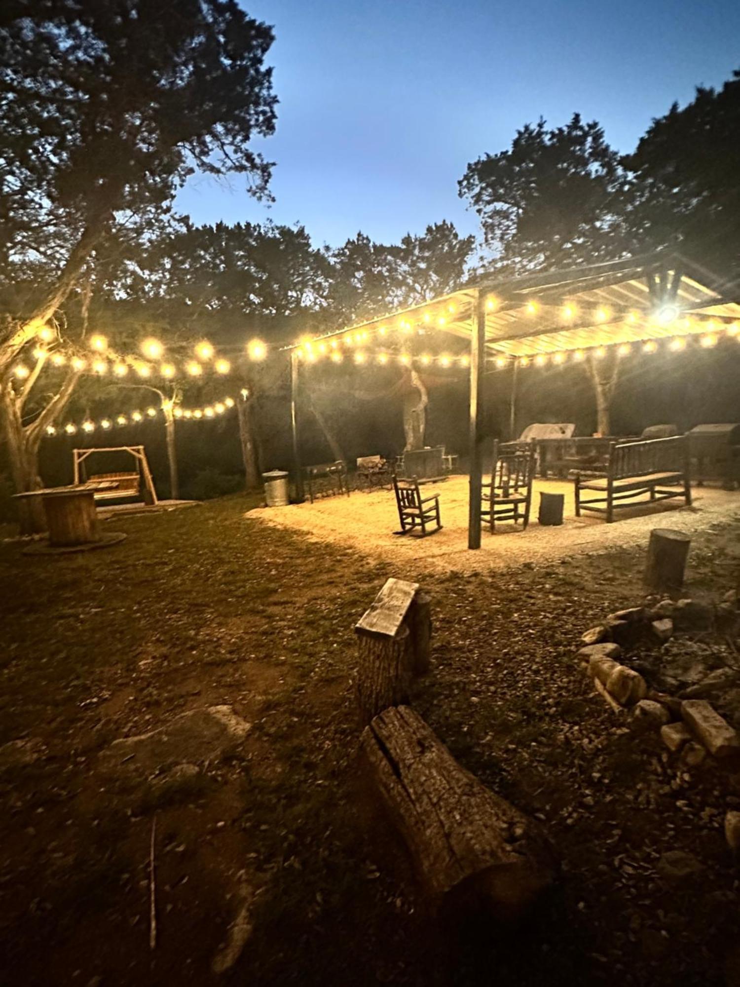 Tiny House - Our Little Piece Of Paradise Lakehills Exterior foto